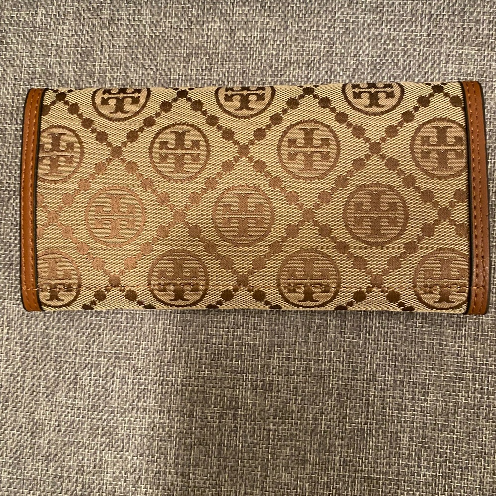 Tory Burch Beige and Tan Logo Continental Wallet - Picture 6 of 7